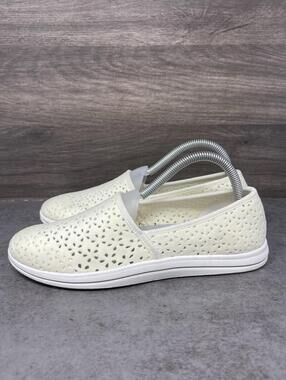 Clarks Cloudsteppers Breeze Emily Slip On Shoes Womens Size 8.5 White Flats
